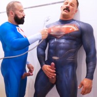 Superhero hook up: Superman and Val Zod